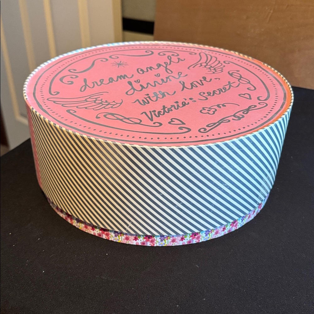 Victoria's Secret Box Storage Sets - Picture 11 of 12